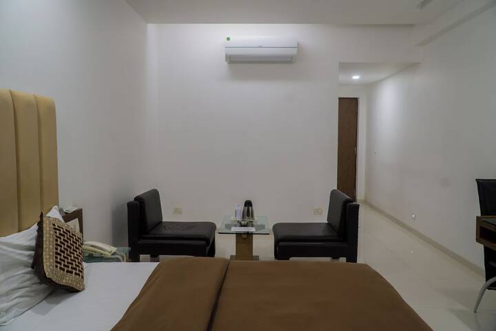 Room 36 of 86