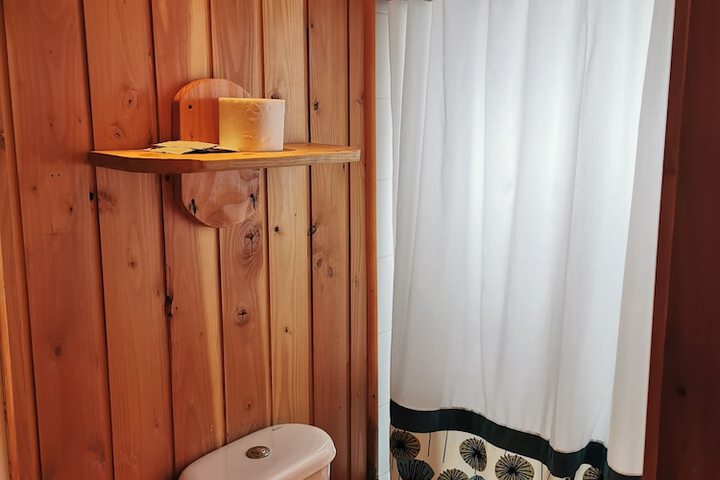 Room 8 of 13