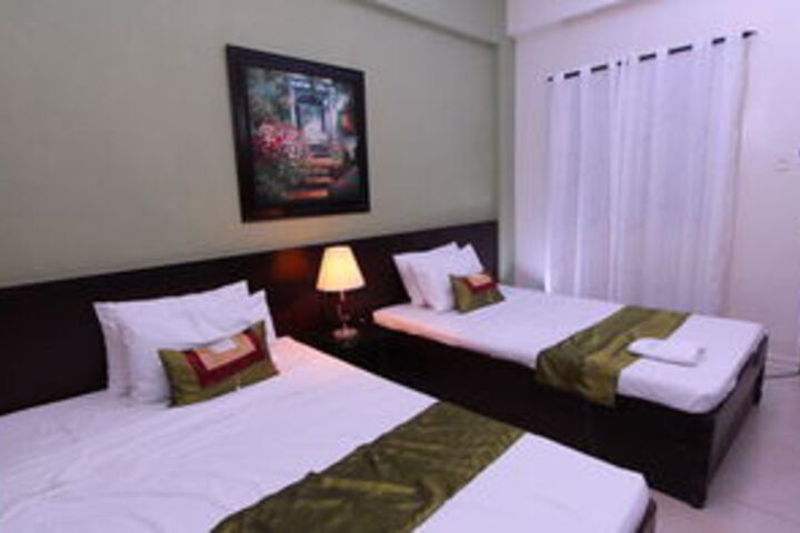 Skylight Hotel