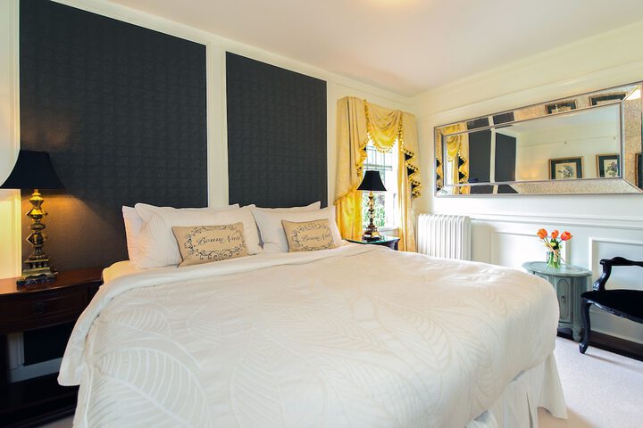 Room 20 of 102