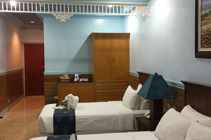 Room 5 of 83
