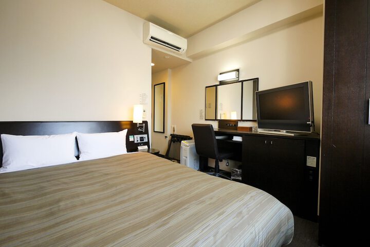 Room 5 of 27