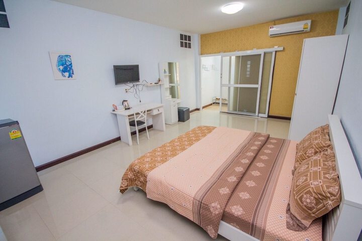 Room 3 of 46