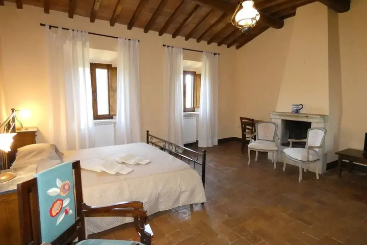 Room 4 of 23
