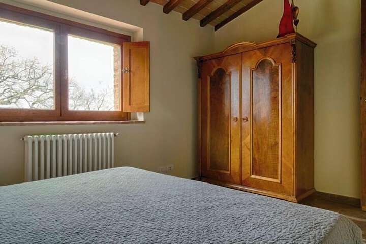 Room 43 of 177