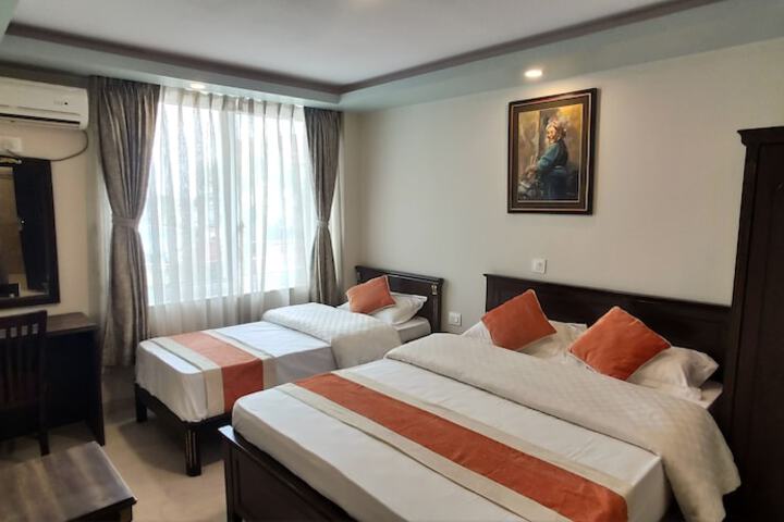 Room 4 of 15