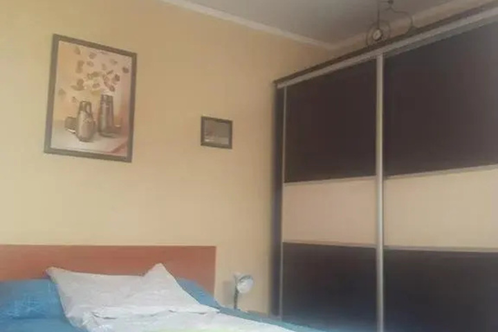 Room 7 of 14