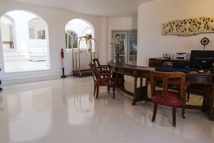 Guest Lobby
