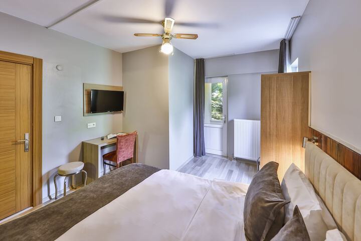 Room 22 of 125