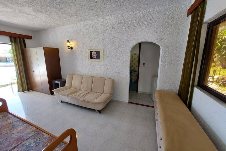 Room 12 of 49
