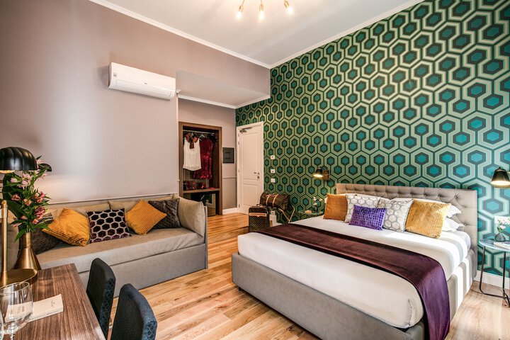 Room 28 of 115