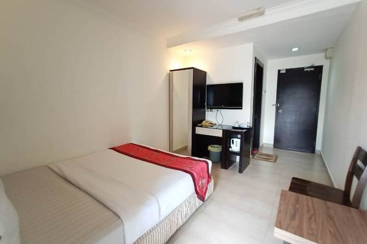 Room 7 of 32