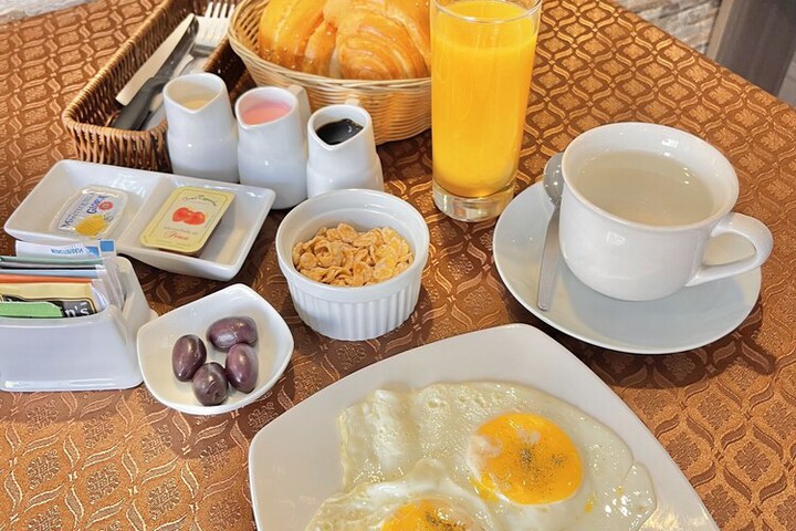 Breakfast/Coffee Service 36 of 41