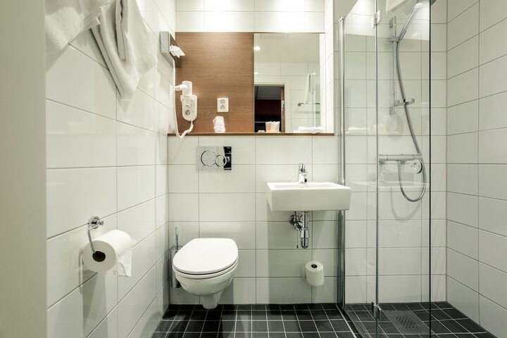 Room 60 of 104