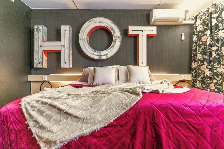 Room 16 of 57