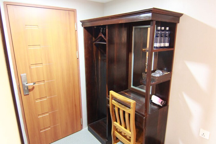 Room 25 of 57