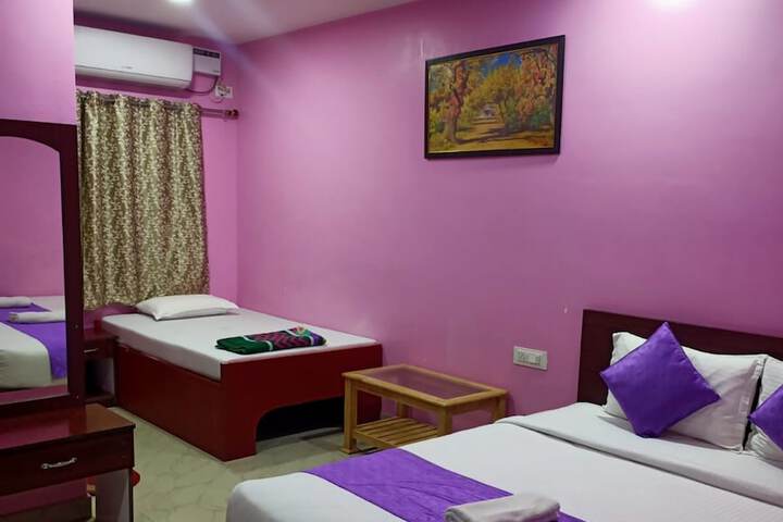 Room 7 of 14