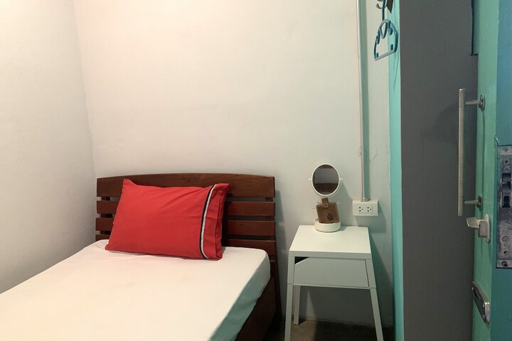 Room 13 of 60