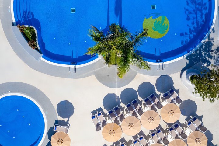 Pools & Facilities
