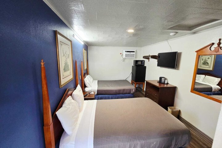 Room 11 of 20