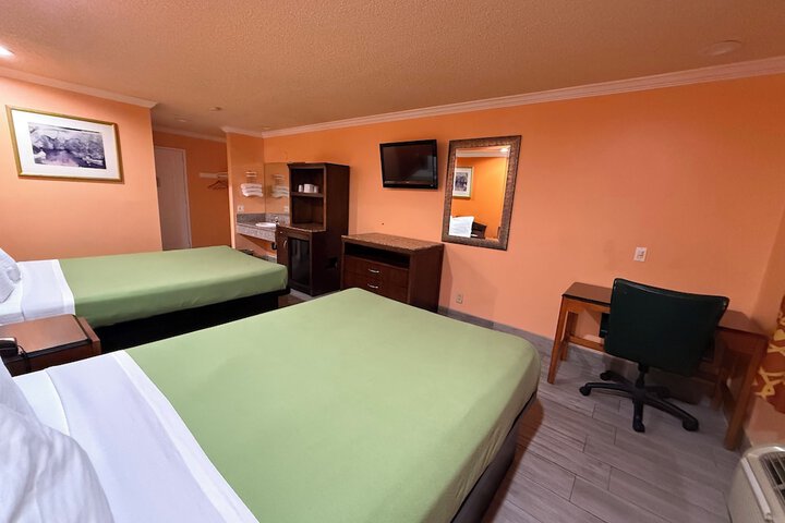 Room 9 of 30