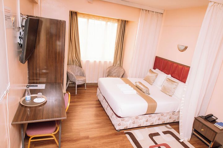 Room 10 of 26