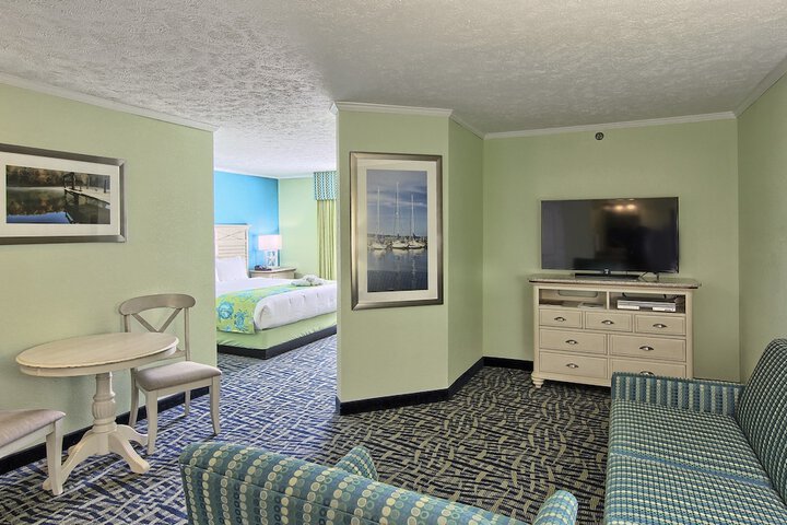 1 King Bed Petite Non Beach View (33 of 33)