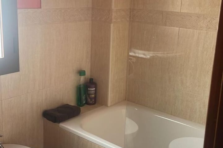 Room 11 of 32