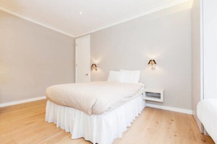 Room 14 of 19
