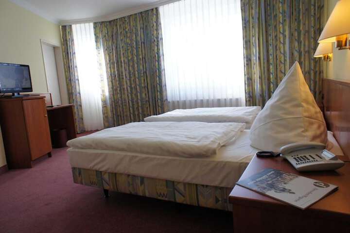 Room 17 of 51