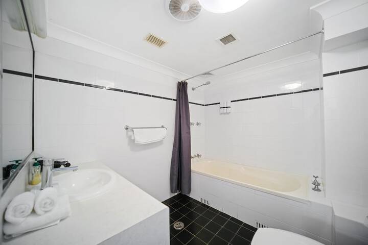 Room 35 of 60