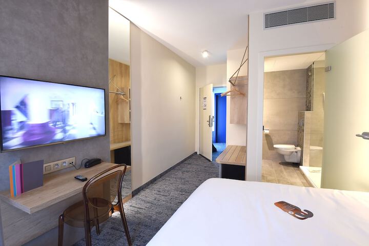 Room 5 of 78