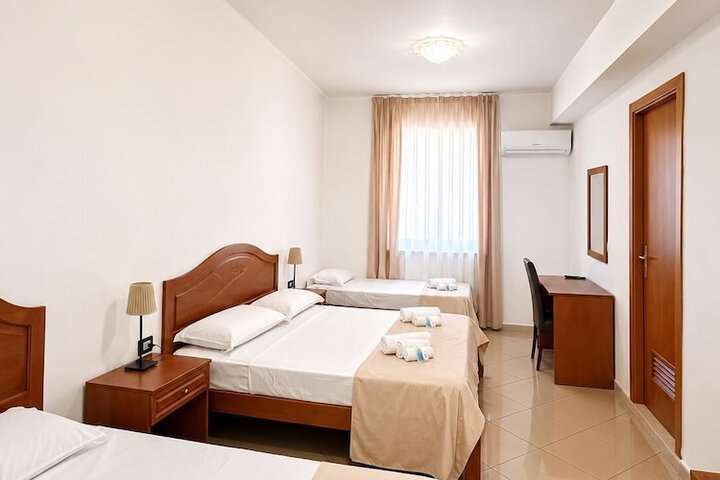 Room 8 of 20