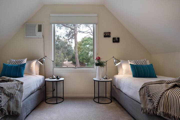 Room 3 of 6