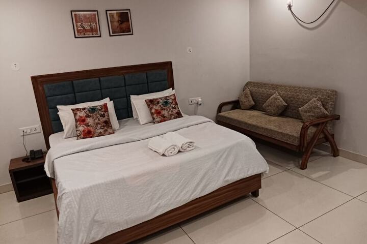 Room 12 of 22