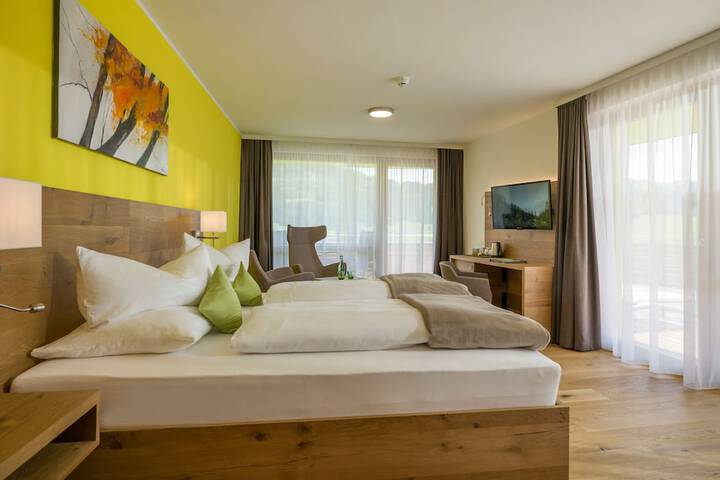 Room 3 of 52