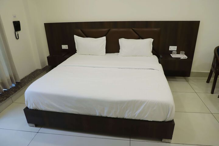 Room 8 of 8