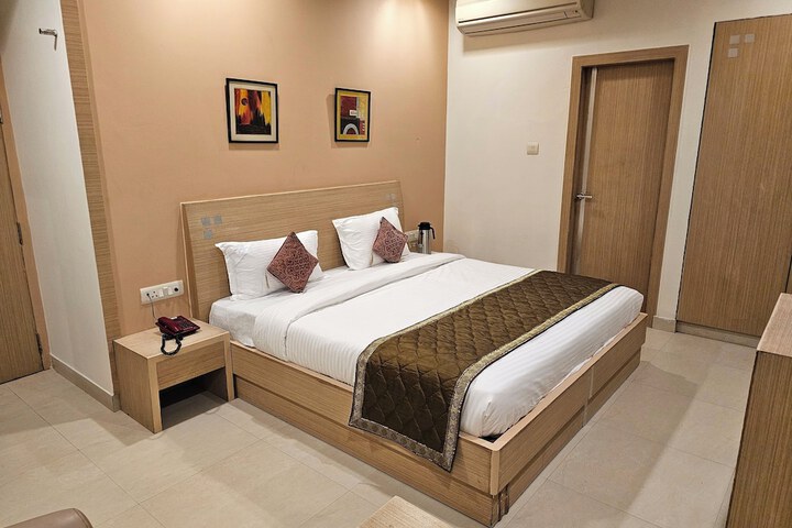 Room 12 of 23