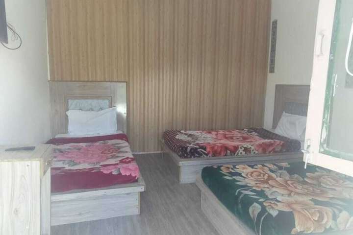 Room 5 of 18