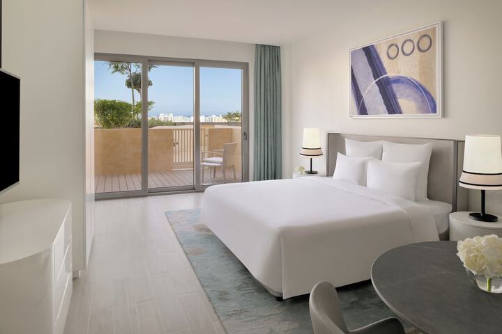 Room 13 of 115