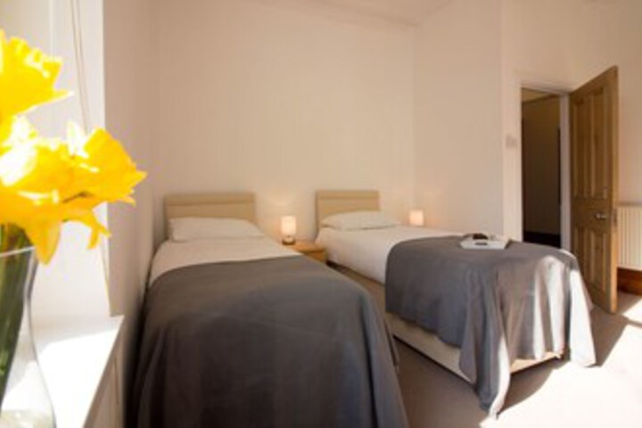 Room 10 of 22