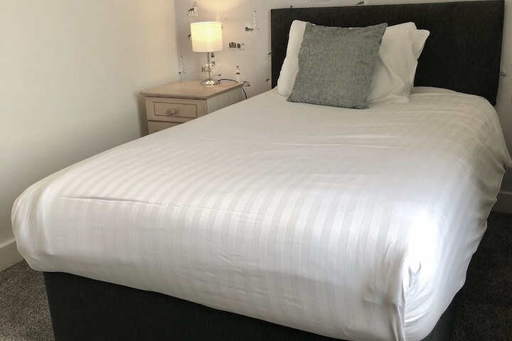 Room 9 of 43