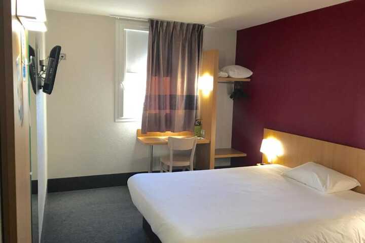 Room 8 of 44