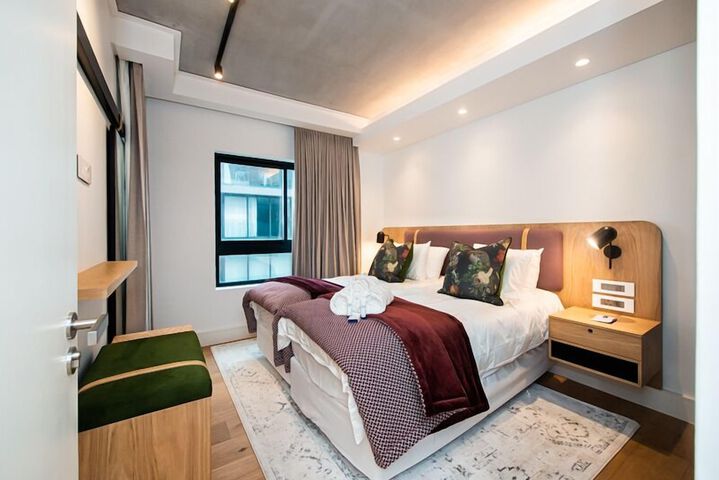 Room 6 of 40