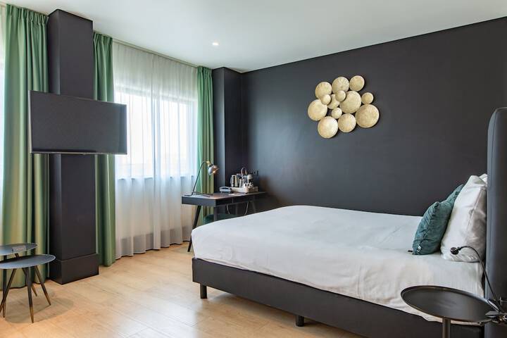 Room 47 of 98
