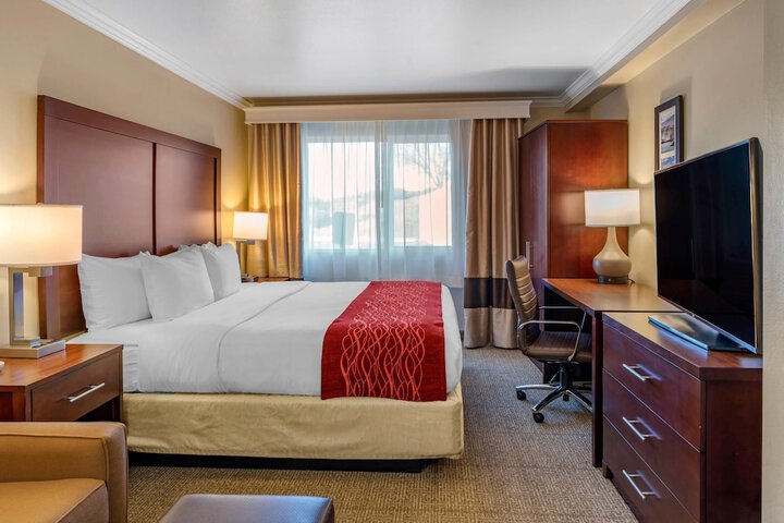 Room 27 of 40