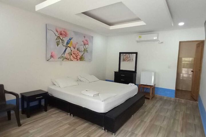 Room 2 of 37