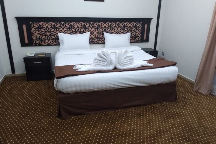 Room 32 of 60