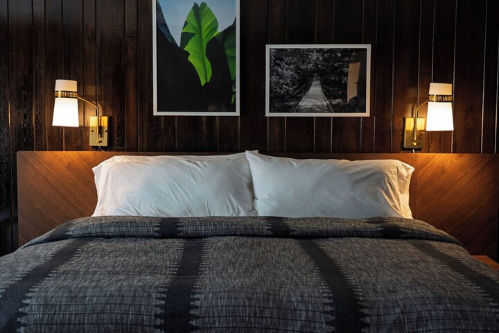 Room 10 of 36
