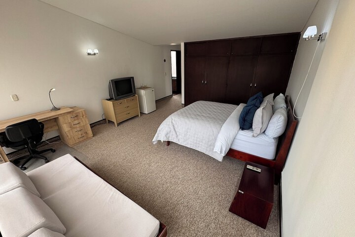 Room 10 of 30